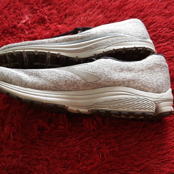 Reebok Athletic Shoes - Picture 7 of 9